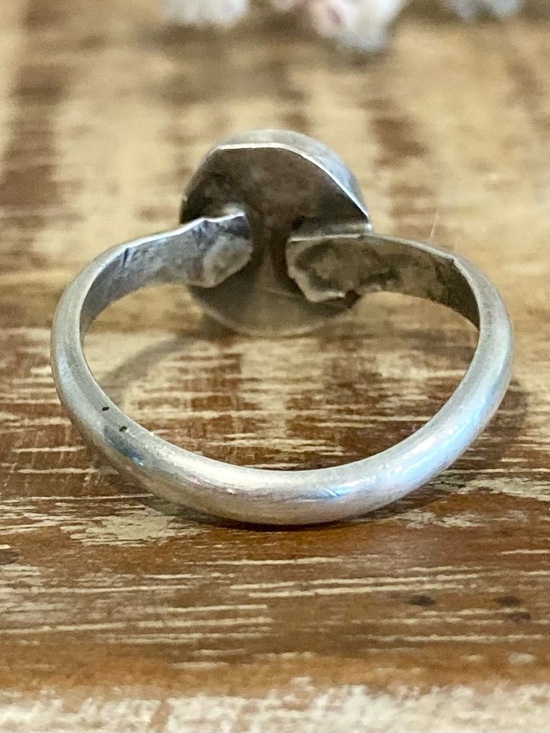 Silver Tone Sawtooth Bezel with Turquoise Colored Stone Ring Approx 5.5 Size - Picture 6 of 14